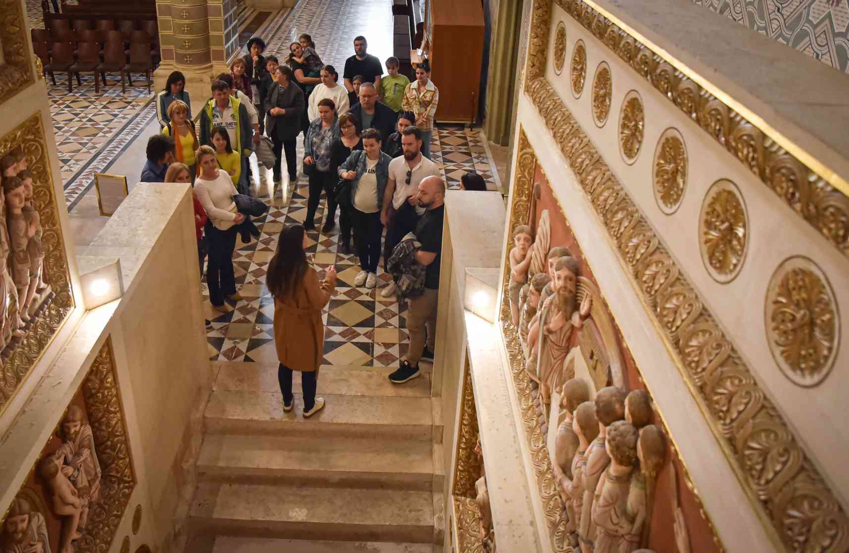 3.TÁRLATVEZETÉS_Fent és lent séta_nőnap-3317